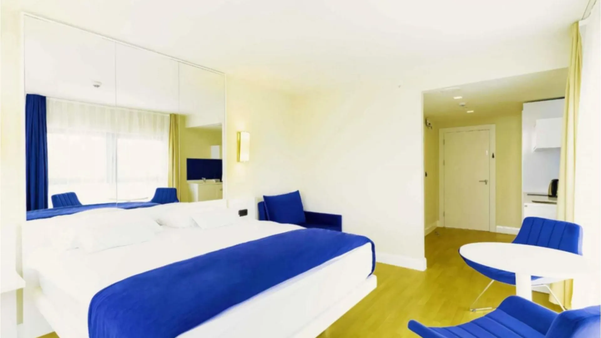 Modern Apartments In Orbi City מלון דירות באטומי